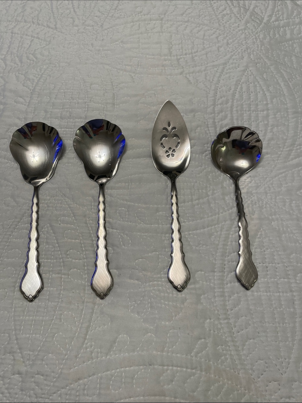 Set of 4 Flatware Serving Set CELLO BY Oneida Community Shell Shaped